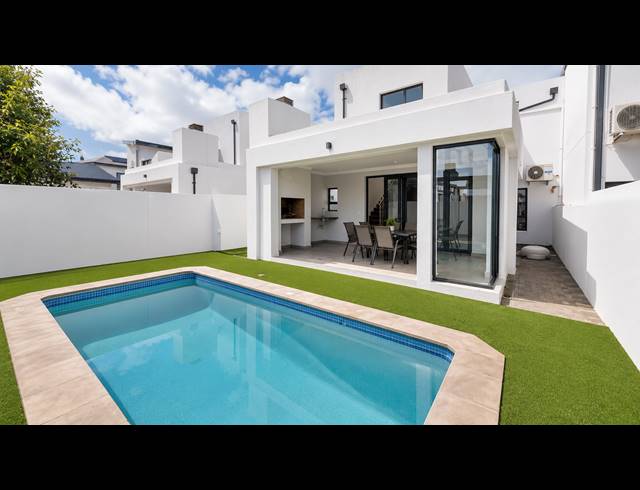 3 BEDROOM FREEHOLD FOR SALE IN SAGEWOOD